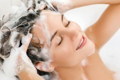 Welche Shampoos helfen wirklich gegen Haarausfall